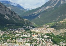 Cyclisme et moto autour de Briançon : comment conquérir les cols mythiques de l’été ?